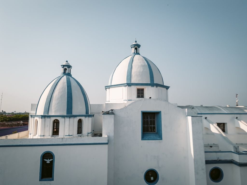 Explore the elegant colonial architecture of Tlacotalpan, a UNESCO World Heritage site in Veracruz, México.